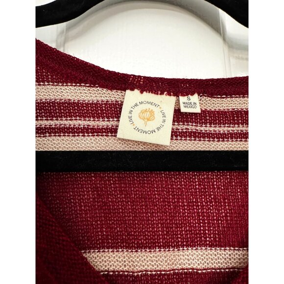 Live The Moment Striped V-Neck Sweater Burgundy Beige Sz Small Pullover Knitted - Picture 3 of 5